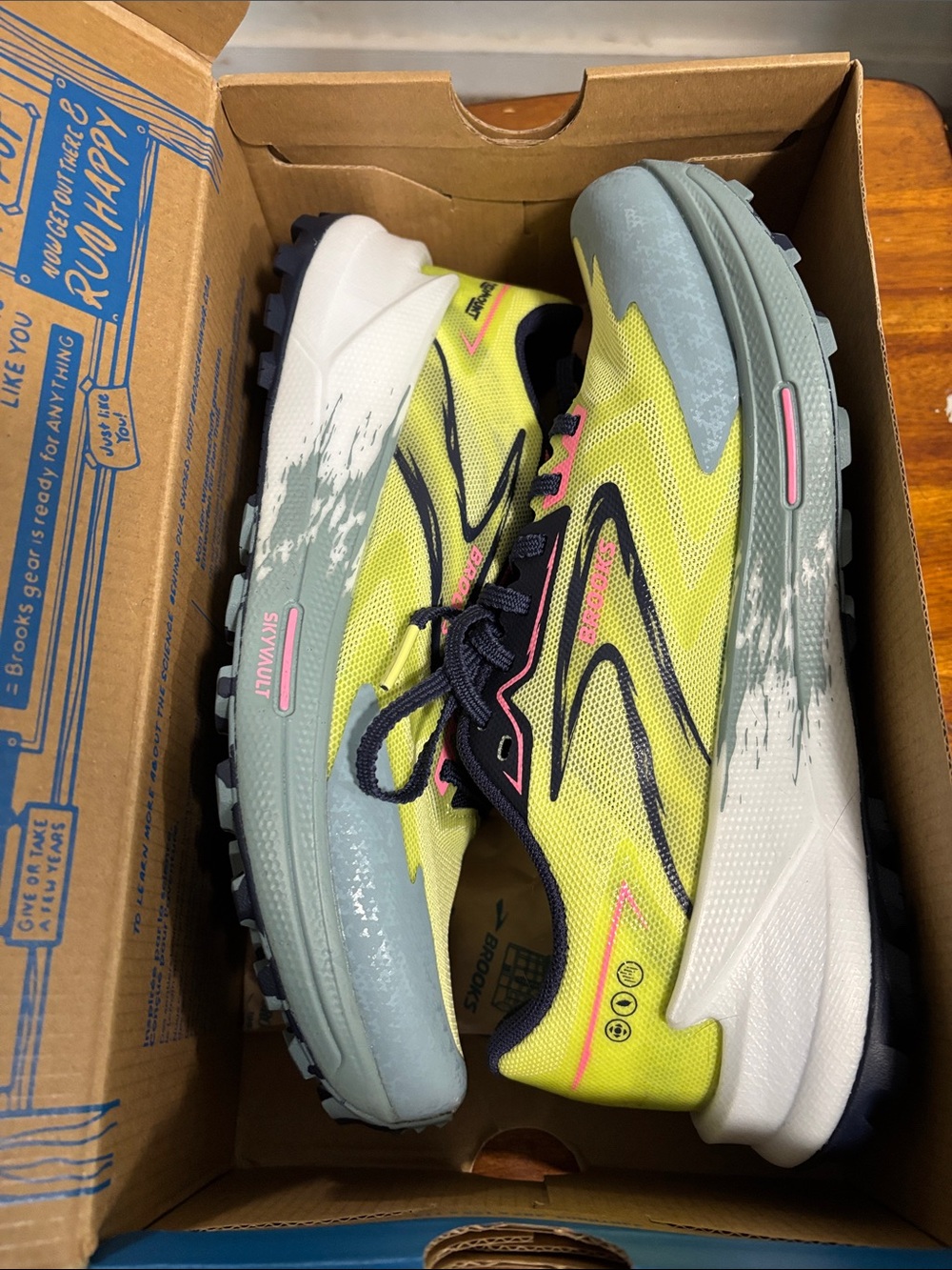 Brooks Catamount 3 NIB
